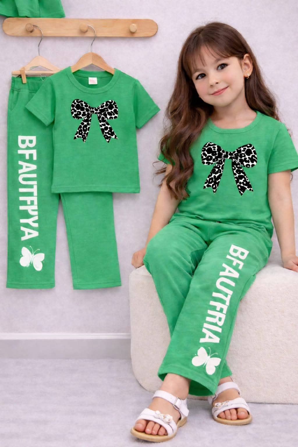 Girls t-shirts & plaju set